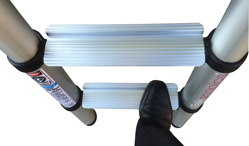 TELESCOPIC WIDE STEP PROFESSIONAL LADDER 3.9M